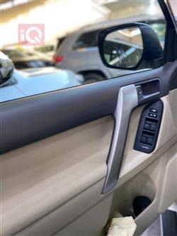 تۆیۆتا لاند کروزەر